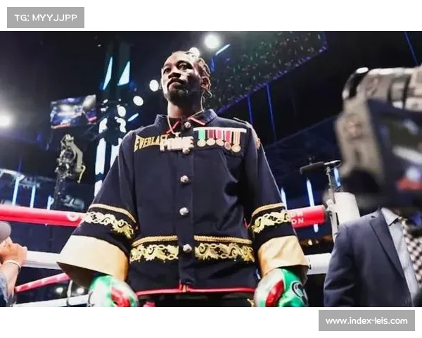 克劳福德成四腰带时代首位三个级别男子无争议冠军震撼拳坛