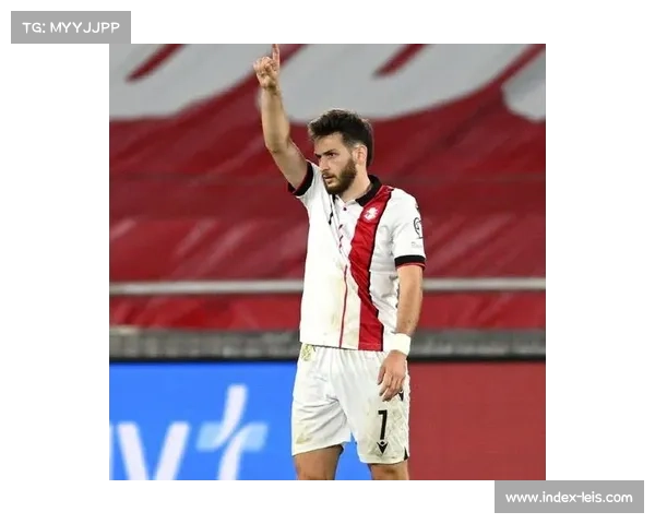 克瓦拉茨赫利亚角球助攻拉莫斯绝杀 巴黎险胜全取三分